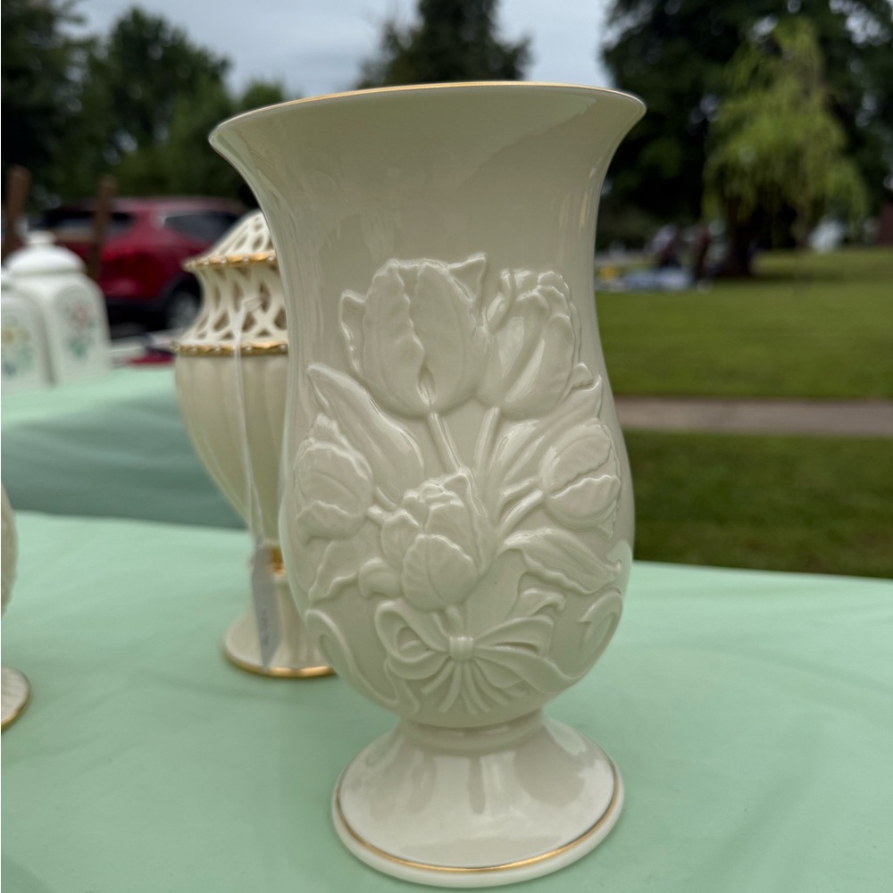 Lenox Tulip Splendor Vase Limited Edition 2002